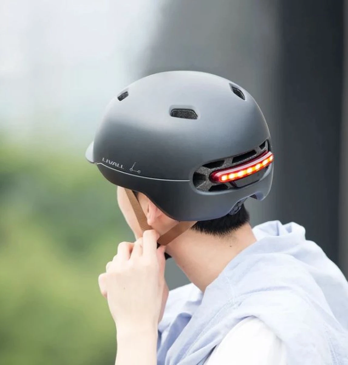 Livall C20 Black Large - (Smart) fietshelm - SOS funtie - Smart verlichting - Remlicht Livall C20 Black Large - (Smart) Fietshelm - SOS Funtie - Smart Verlichting - Remlicht -Fietsaccessoire Winkel 1146x1200 1
