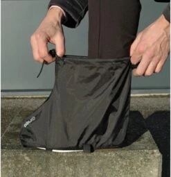 AGU Quick Bike Boots Essential - Zwart - 42-45 -Fietsaccessoire Winkel 1162x1200 2