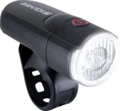 Sigma Sport AURA 30 Fietsverlichting Set - Led Koplamp 30 Lux - CURVE Achterlicht - Inclusief Batterijen 13 Sigma Sport AURA 30 Fietsverlichting Set - Led Koplamp 30 Lux - CURVE Achterlicht - Inclusief Batterijen -Fietsaccessoire Winkel 1200x1112