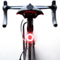 DesoMax® Fietslicht Achterlicht LED USB Oplaadbaar Helder Rond - Achterlicht Voor Racefiets En MTB – Herkenningslicht 4 DesoMax® Fietslicht Achterlicht LED USB Oplaadbaar Helder Rond - Achterlicht Voor Racefiets En MTB – Herkenningslicht -Fietsaccessoire Winkel 1200x1196 1