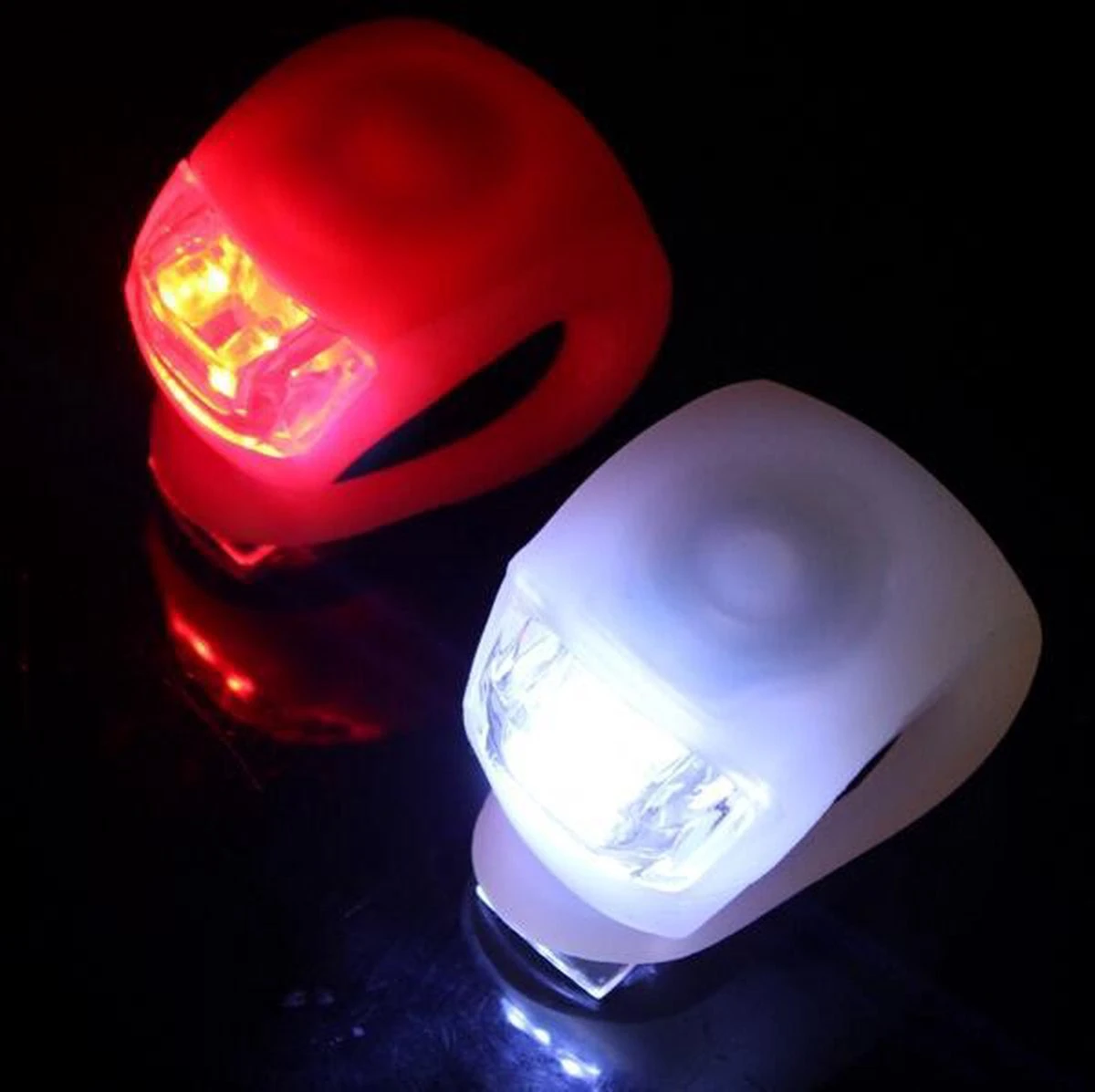 Dutch Gadgets - Fietslampjes LED - Set Wit en Rood - Inclusief Batterijen Merkloos Dutch Gadgets - Fietslampjes LED - Set Wit En Rood - Inclusief Batterijen -Fietsaccessoire Winkel