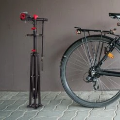 LifeGoods Fiets Montagestandaard - Fietsreparatie Racefiets / MTB - Incl. Stuurhouder - Zwart/Rood -Fietsaccessoire Winkel 1200x1200 37