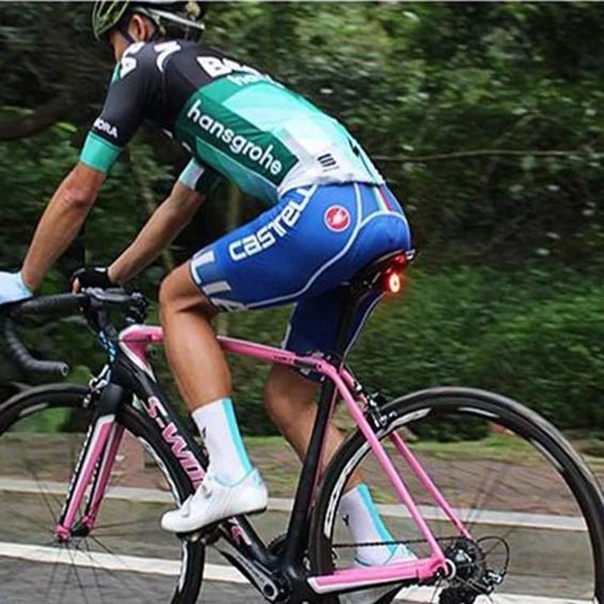 Rockbros Fietsachterlicht - Fietslamp - Fietsverlichting - Remlicht - Smart - USB - Multifunctioneel - Fietsremlicht - LED - Indicator Rockbros Fietsachterlicht - Fietslamp - Fietsverlichting - Remlicht - Smart - USB - Multifunctioneel - Fietsremlicht - LED - Indicator -Fietsaccessoire Winkel 1200x1200 403