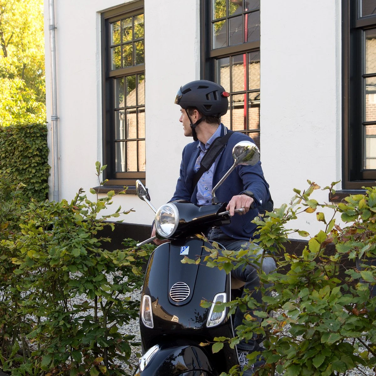 GOOFF® PILOT 3 in 1 Snorscooterhelm met afneembaar vizier - matzwart - lichtgewicht snorfiets helm - NTA gecertificeerd speed pedelec helm - geschikt voor blauw kenteken snorscooter en snorfiets - maat L - voor vrouwen en mannen GOOFF® PILOT 3 In 1 Snorscooterhelm Met Afneembaar Vizier - Matzwart - Lichtgewicht Snorfiets Helm - NTA Gecertificeerd Speed Pedelec Helm - Geschikt Voor Blauw Kenteken Snorscooter En Snorfiets - Maat L - Voor Vrouwen En Mannen -Fietsaccessoire Winkel 1200x1200 888