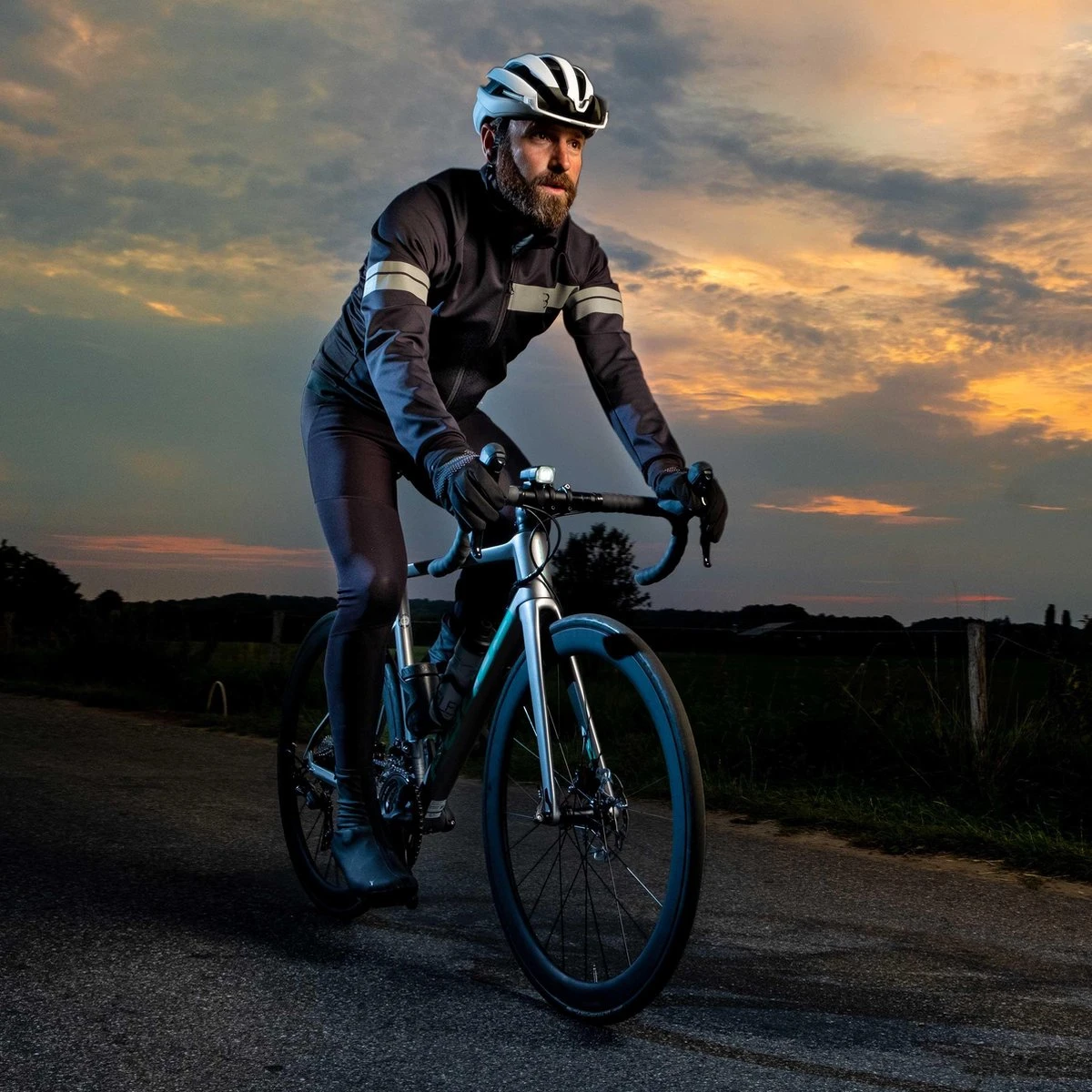 BBB Cycling RaceShield WB 2.0 Fietshandschoenen Winter - Fiets Handschoenen Touchscreen - Winddicht - Zwart - Maat L BBB Cycling RaceShield WB 2.0 Fietshandschoenen Winter - Fiets Handschoenen Touchscreen - Winddicht - Zwart - Maat L -Fietsaccessoire Winkel 1200x1200 912