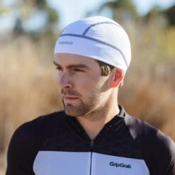 GripGrab - UPF 50+ Lightweight Zomer Fiets Helmmuts UV Bescherming - Wit - Unisex - Maat One Size -Fietsaccessoire Winkel 1200x1200 938