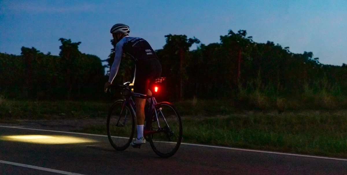 Sigma Blaze USB Fietsachterlicht - Achterlicht met remlicht functie - Oplaadbaar SIGMA SPORT Sigma Blaze USB Fietsachterlicht - Achterlicht Met Remlicht Functie - Oplaadbaar -Fietsaccessoire Winkel