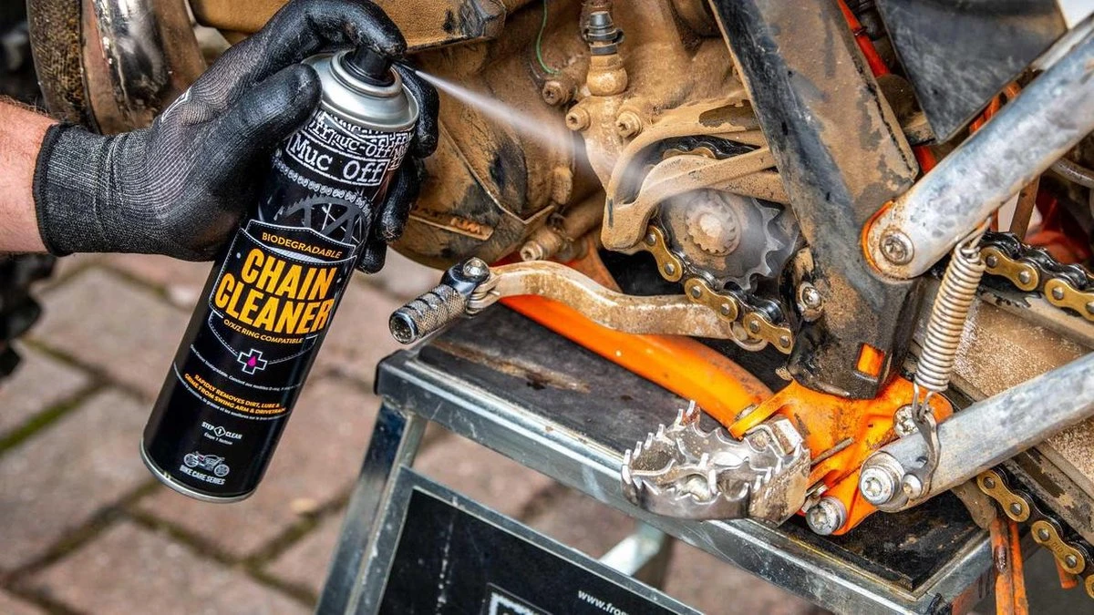 Muc-Off Chain Cleaner Fiets & Motor Ketting Reiniger 400ml Muc-Off Chain Cleaner Fiets & Motor Ketting Reiniger 400ml -Fietsaccessoire Winkel 1200x675 21