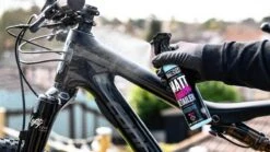 Muc-Off Matt Finish Detailer Beschermspray 250ML 4 Muc-Off Matt Finish Detailer Beschermspray 250ML -Fietsaccessoire Winkel 1200x675 8