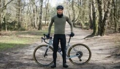AGU Thermo Fietsshirt Lange Mouwen Essential Heren - Army Green - XL 13 AGU Thermo Fietsshirt Lange Mouwen Essential Heren - Army Green - XL -Fietsaccessoire Winkel 1200x700 5