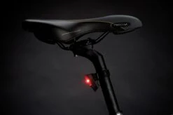 AXA Greenline 25 Lux - LED Fietslampjes Voor En Achter - Fietsverlichting USB Oplaadbaar -Fietsaccessoire Winkel 1200x799 18