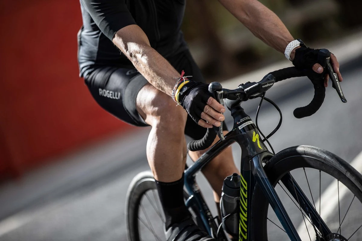 Rogelli Core - Fietshandschoenen - Heren - Maat M - Zwart Rogelli Core - Fietshandschoenen - Heren - Maat M - Zwart -Fietsaccessoire Winkel 1200x800 127