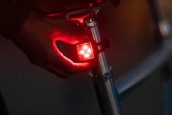 AXA Niteline T4R LED Fietslampjes Voor En Achter - Fietsverlichting USB Oplaadbaar -Fietsaccessoire Winkel 1200x800 41