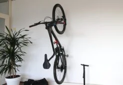 BBB Cycling Parkinglot Fietsdrager - Muurbeugel Fiets - Fietsbeugel - Ruimtebesparend - Voor Verschillende Soorten Fietsen - BTL-126 -Fietsaccessoire Winkel 1200x830