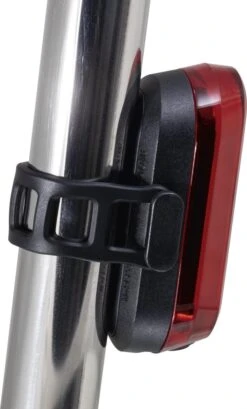 Sigma Sport AURA 30 Fietsverlichting Set - Led Koplamp 30 Lux - CURVE Achterlicht - Inclusief Batterijen 12 Sigma Sport AURA 30 Fietsverlichting Set - Led Koplamp 30 Lux - CURVE Achterlicht - Inclusief Batterijen -Fietsaccessoire Winkel 724x1200 1