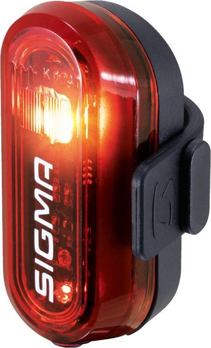 Sigma Sport AURA 30 Fietsverlichting Set - Led Koplamp 30 Lux - CURVE Achterlicht - inclusief batterijen Sigma Sport AURA 30 Fietsverlichting Set - Led Koplamp 30 Lux - CURVE Achterlicht - Inclusief Batterijen -Fietsaccessoire Winkel