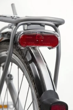 AXA Riff Battery - Fiets Achterlicht - LED Fietsverlichting Op Batterij - 50-80 Mm - Rood -Fietsaccessoire Winkel 798x1200