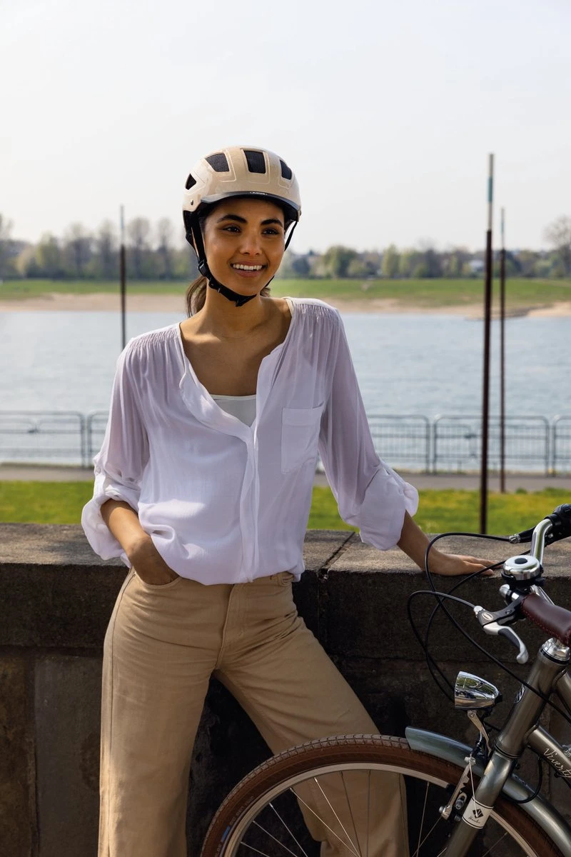 ABUS Hyban 2.0 Fietshelm - Maat M (52-58 cm) - velvet black ABUS Hyban 2.0 Fietshelm - Maat M (52-58 Cm) - Velvet Black -Fietsaccessoire Winkel 800x1200 36