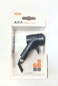 AXA Nox Sport 12 Lux - Fietslamp Voorlicht - LED Koplamp - Fietsverlichting Op Batterij - Auto/Off - Zwart -Fietsaccessoire Winkel 814x1200