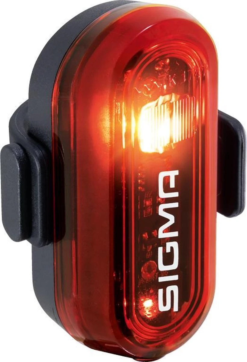 Sigma Sport AURA 30 Fietsverlichting Set - Led Koplamp 30 Lux - CURVE Achterlicht - inclusief batterijen Sigma Sport AURA 30 Fietsverlichting Set - Led Koplamp 30 Lux - CURVE Achterlicht - Inclusief Batterijen -Fietsaccessoire Winkel